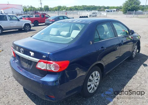 2013 Toyota Corolla Le z USA, uszkodzony, nr VIN 2T1BU4EE7DC955835
